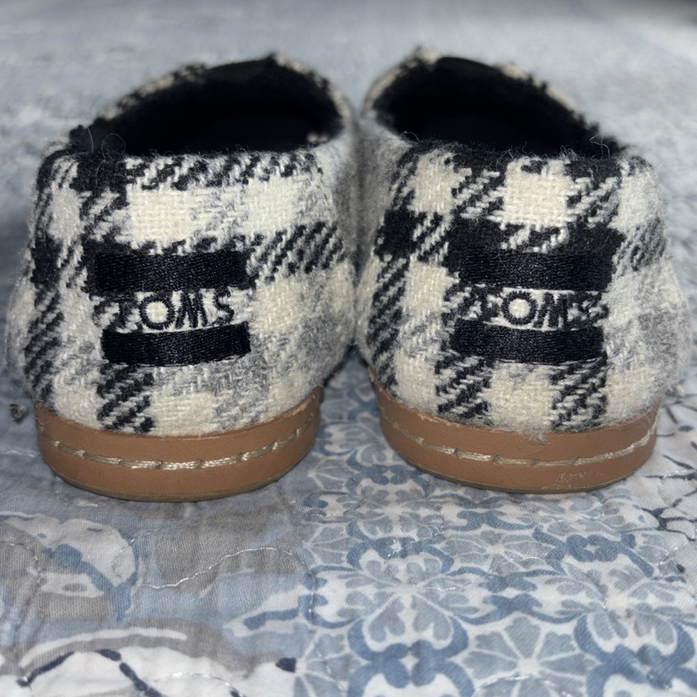 Toms size 6.5 - Picture 2 of 4
